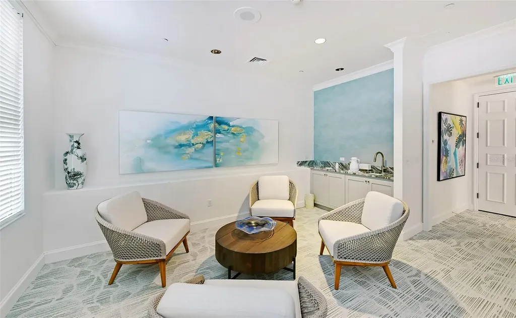 1281 Gulf Of Mexico Drive Longboat Key FL 34228