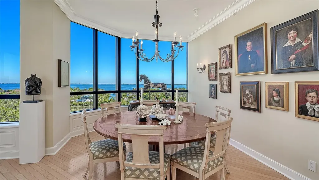 1281 Gulf Of Mexico Drive Longboat Key FL 34228