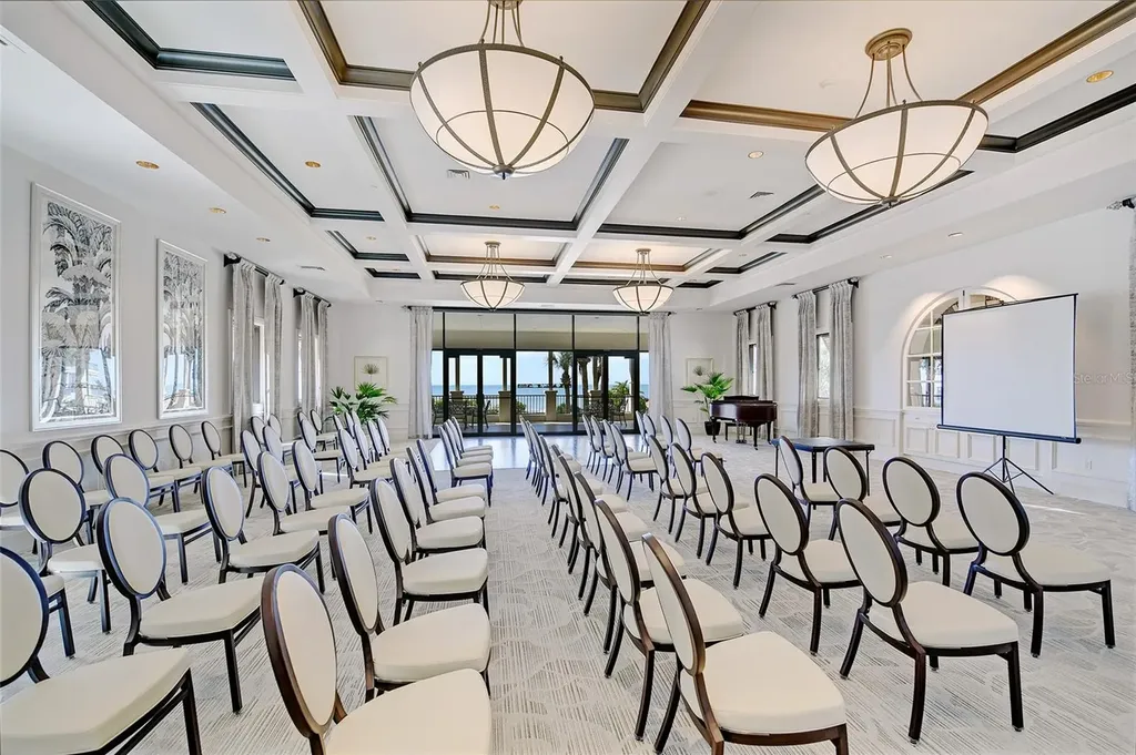 1281 Gulf Of Mexico Drive Longboat Key FL 34228