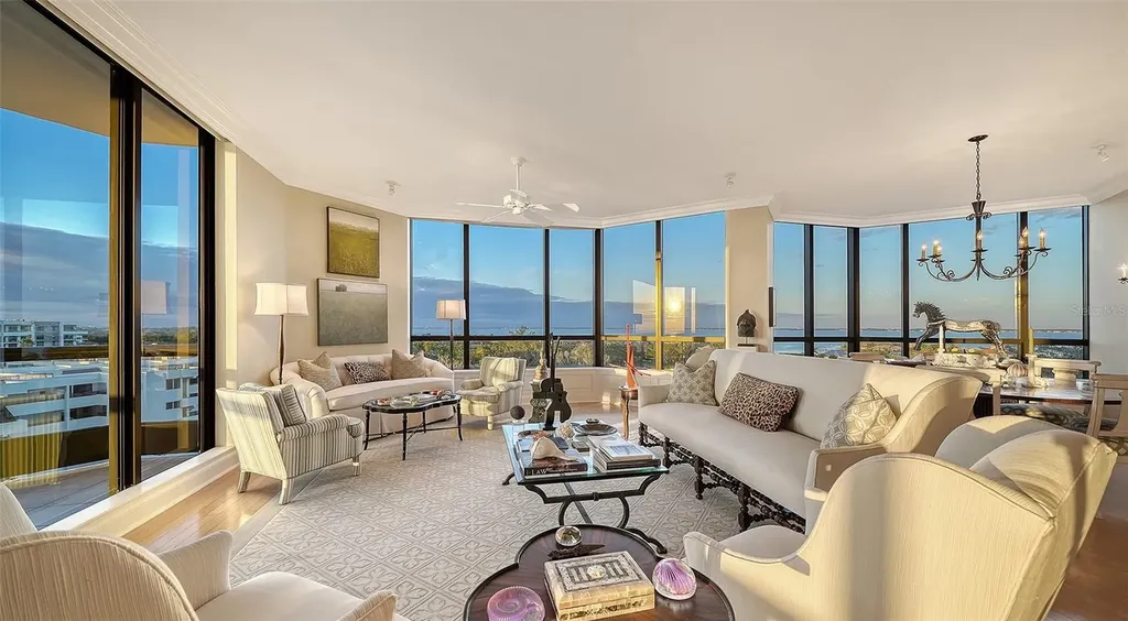 1281 Gulf Of Mexico Drive Longboat Key FL 34228
