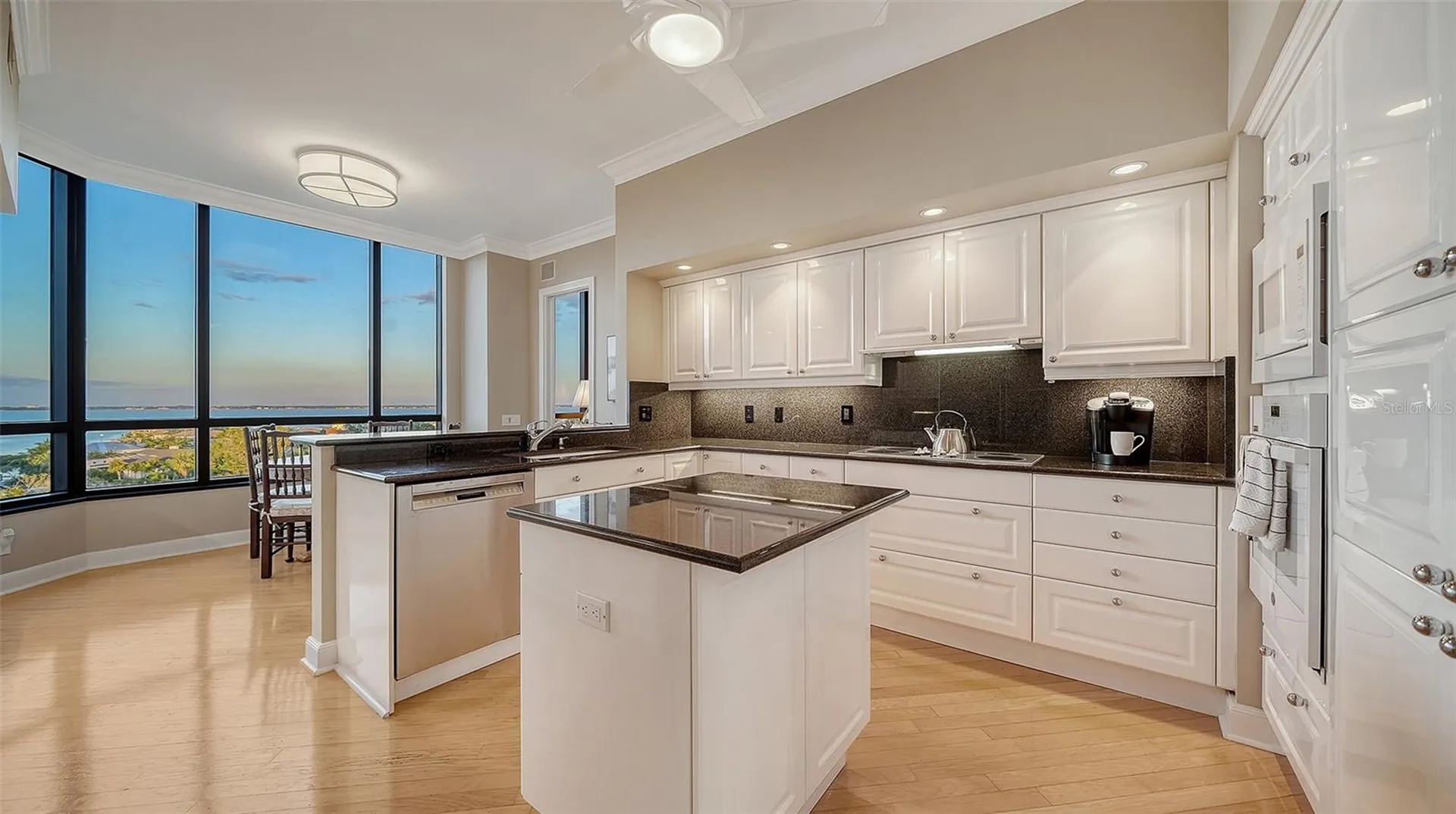 1281 Gulf Of Mexico Drive Longboat Key FL 34228