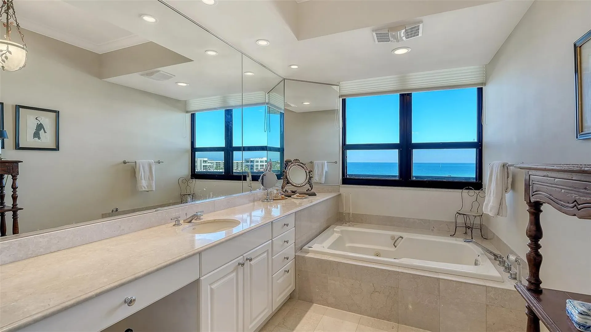 1281 Gulf Of Mexico Drive Longboat Key FL 34228