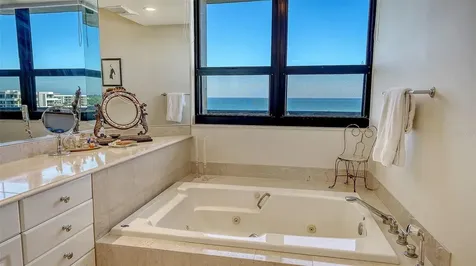 1281 Gulf Of Mexico Drive Longboat Key FL 34228