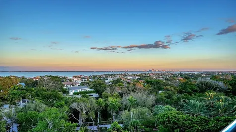 1281 Gulf Of Mexico Drive Longboat Key FL 34228
