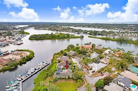1161 Marina Drive Tarpon Springs FL 34689