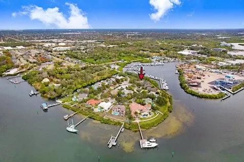 1161 Marina Drive Tarpon Springs FL 34689