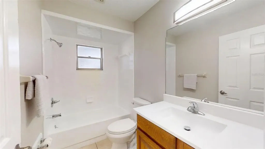 224 W Mcclendon Street Lady Lake FL 32159
