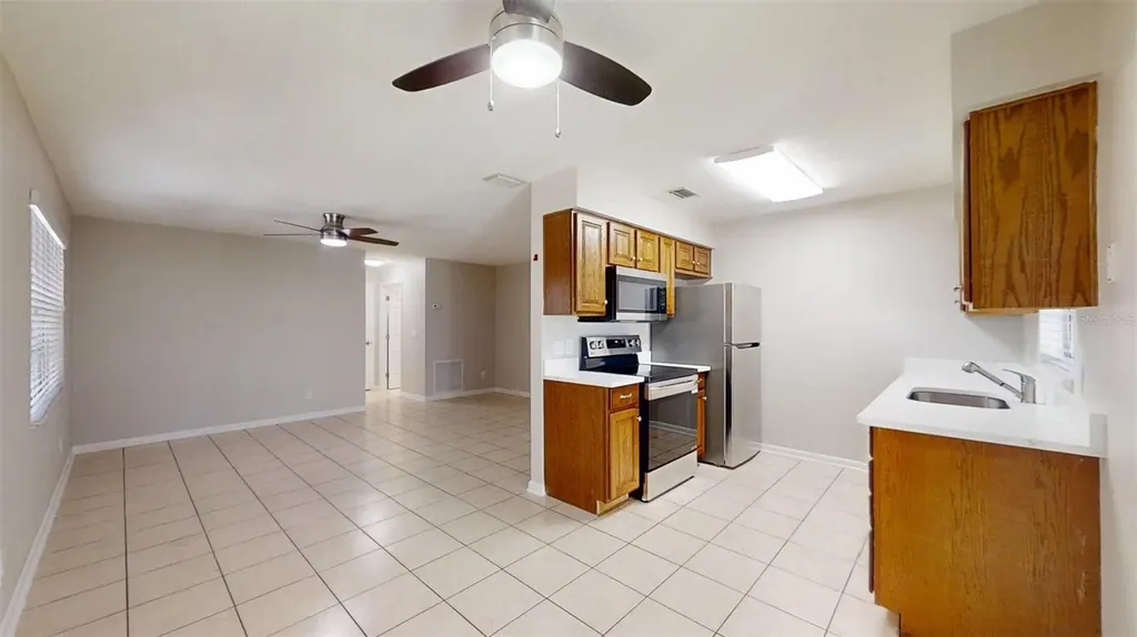 224 W Mcclendon Street Lady Lake FL 32159