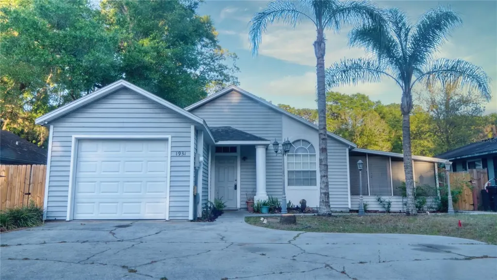 1931 SW 73rd Street Gainesville FL 32607