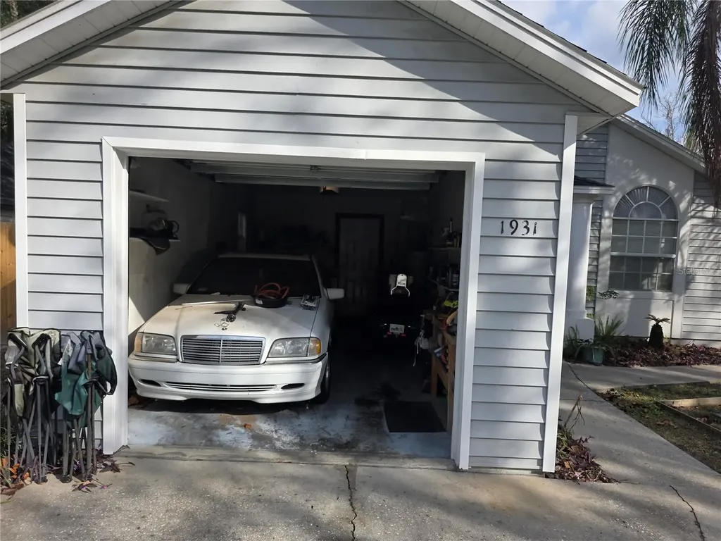 1931 SW 73rd Street Gainesville FL 32607