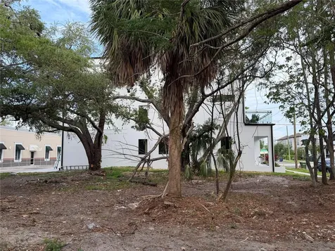 2318 W North B Street Tampa FL 33609