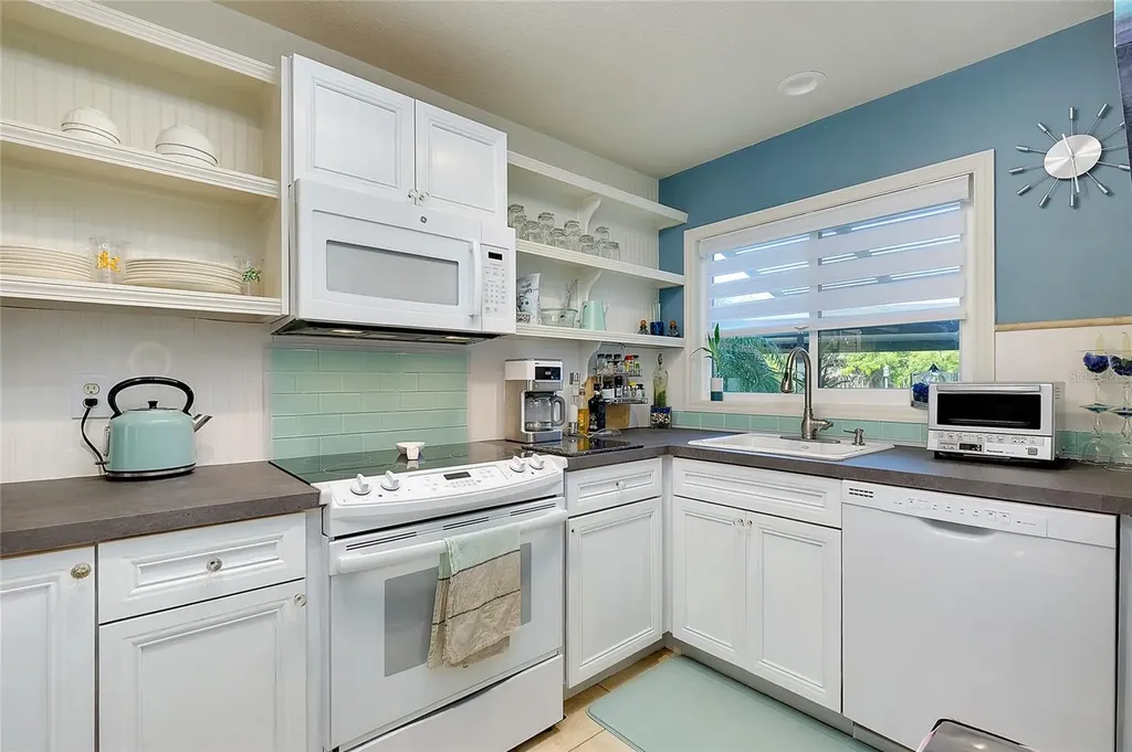 4234 Gulf Of Mexico Drive Longboat Key FL 34228