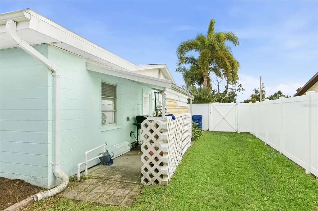 2165 Lakewood Drive Nokomis FL 34275