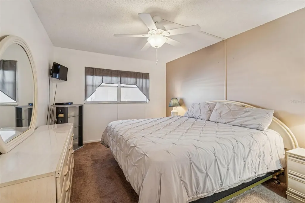 5623 80th Street N St Petersburg FL 33709