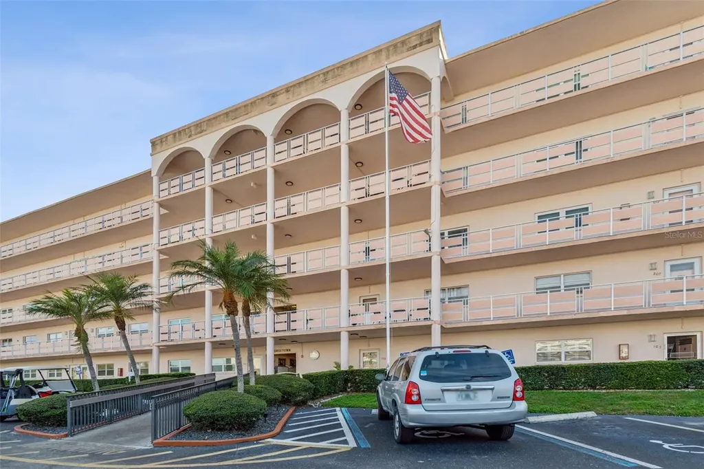 5623 80th Street N St Petersburg FL 33709