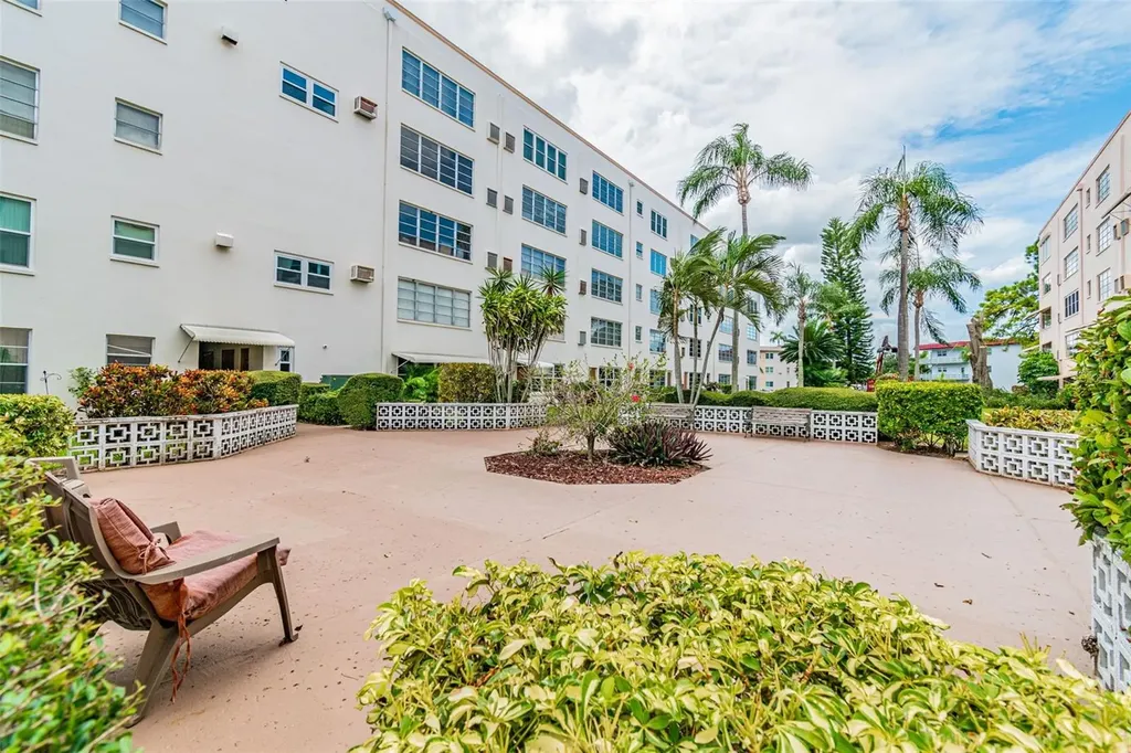 5623 80th Street N St Petersburg FL 33709