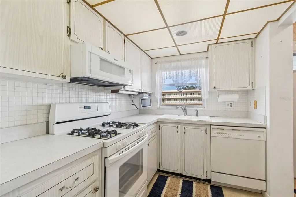 5623 80th Street N St Petersburg FL 33709