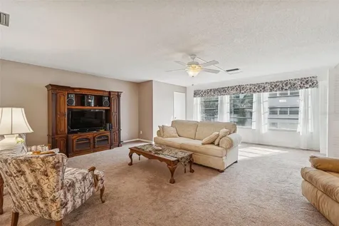 5623 80th Street N St Petersburg FL 33709