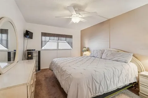 5623 80th Street N St Petersburg FL 33709