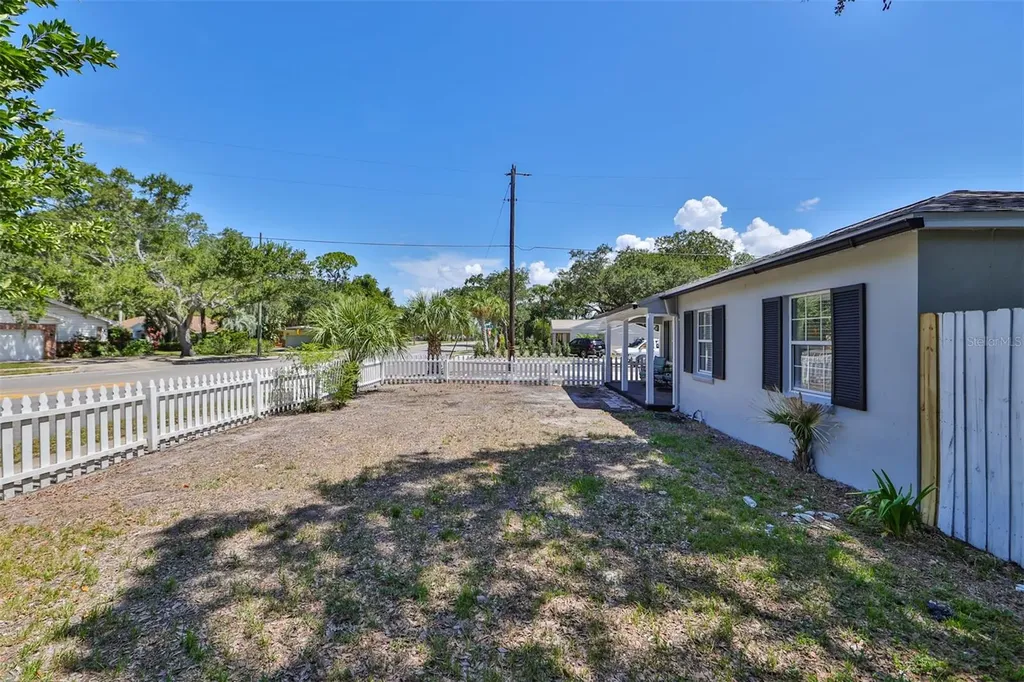 3631 Park Street N St Petersburg FL 33710
