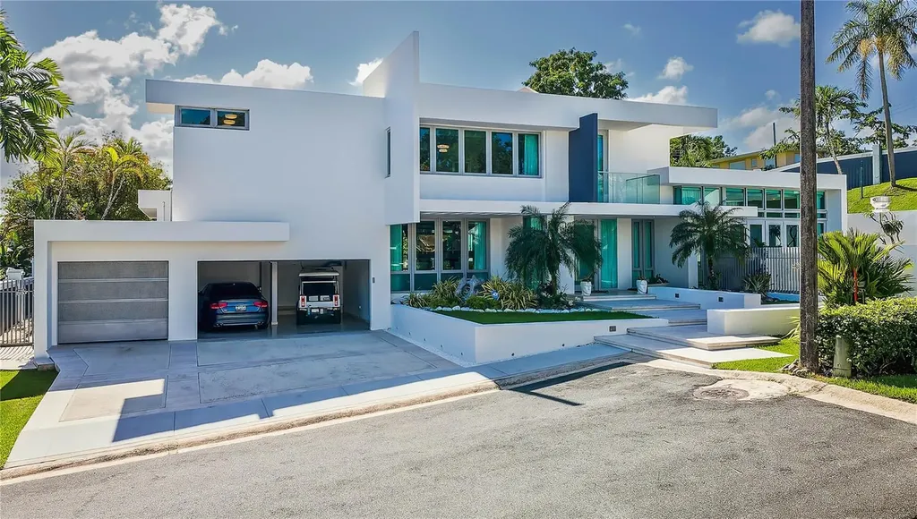 B32 Eastside Court Guaynabo PR 00969