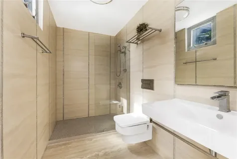 B32 Eastside Court Guaynabo PR 00969