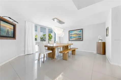 B32 Eastside Court Guaynabo PR 00969