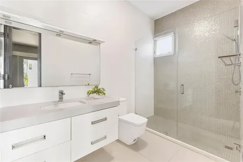 B32 Eastside Court Guaynabo PR 00969