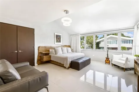 B32 Eastside Court Guaynabo PR 00969