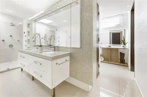 B32 Eastside Court Guaynabo PR 00969