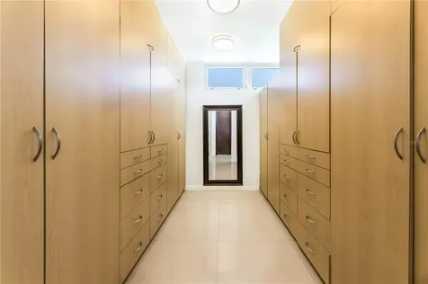 B32 Eastside Court Guaynabo PR 00969