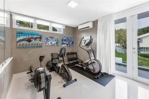 B32 Eastside Court Guaynabo PR 00969