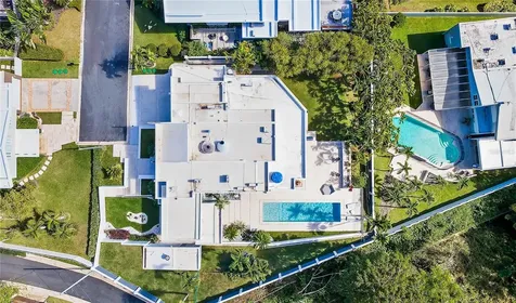 B32 Eastside Court Guaynabo PR 00969