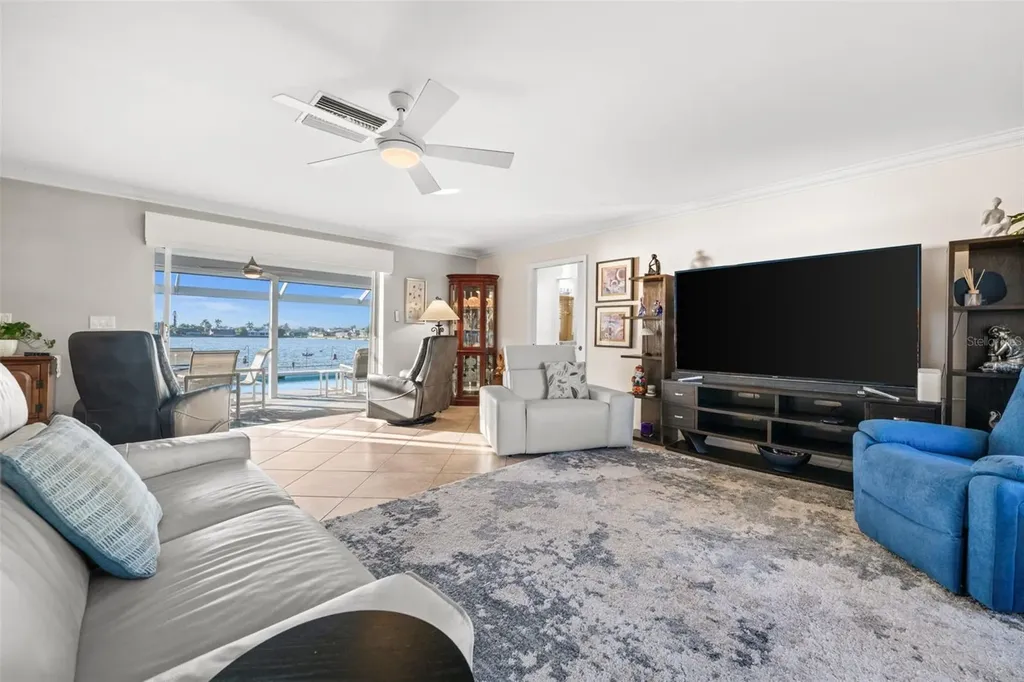 240 SE 20th Place Cape Coral FL 33990