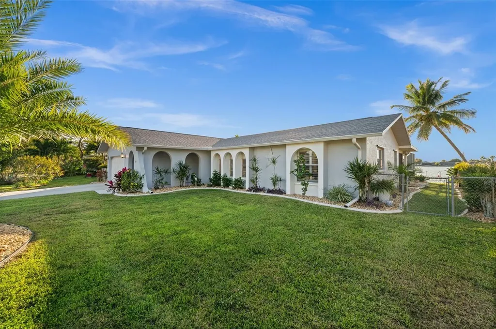 240 SE 20th Place Cape Coral FL 33990