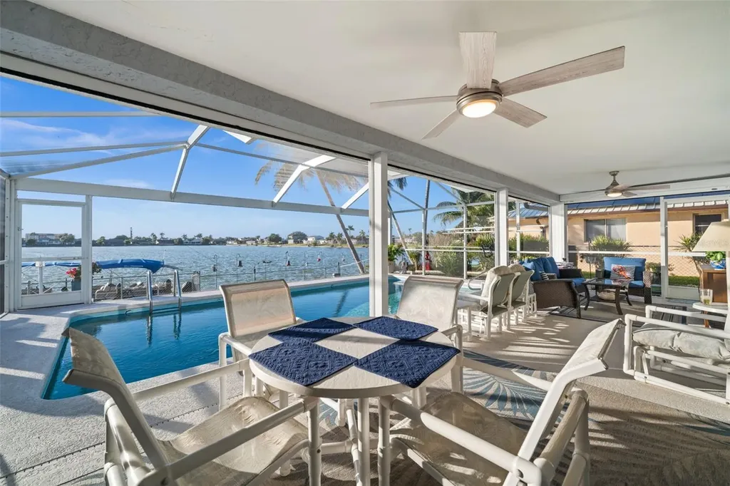 240 SE 20th Place Cape Coral FL 33990