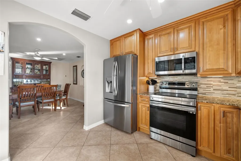 240 SE 20th Place Cape Coral FL 33990