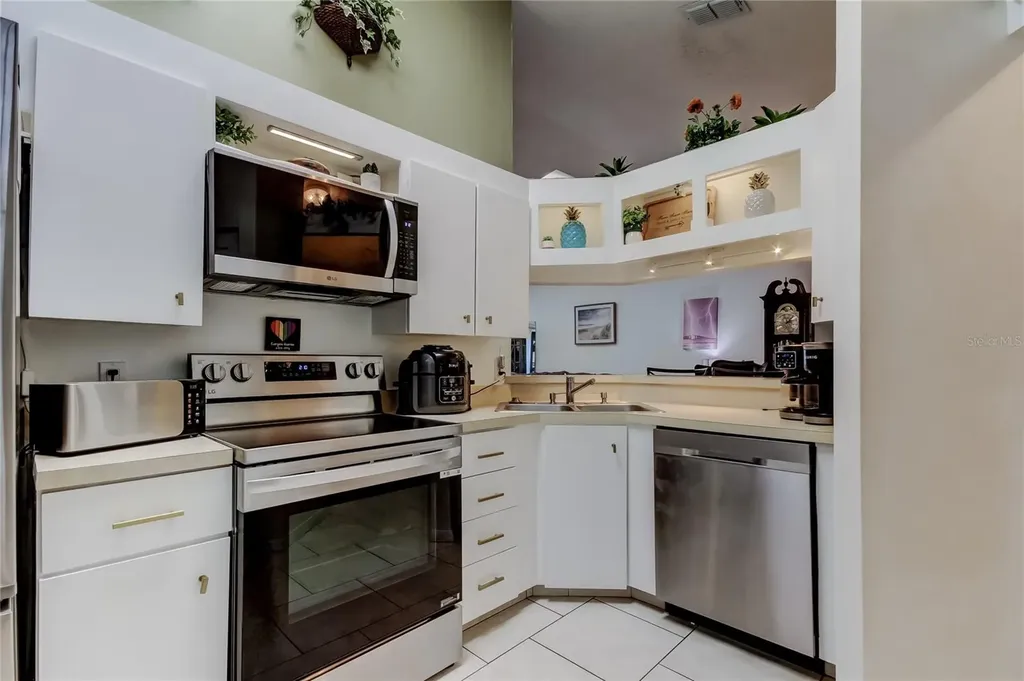 39650 Us Highway 19 N Tarpon Springs FL 34689