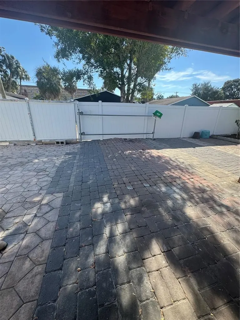 2312 W La Salle Street Tampa FL 33607