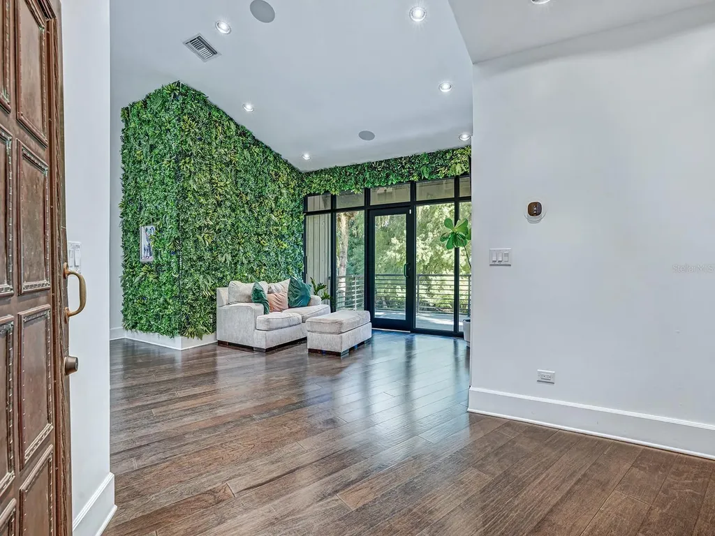 1609 Hampton Court Safety Harbor FL 34695