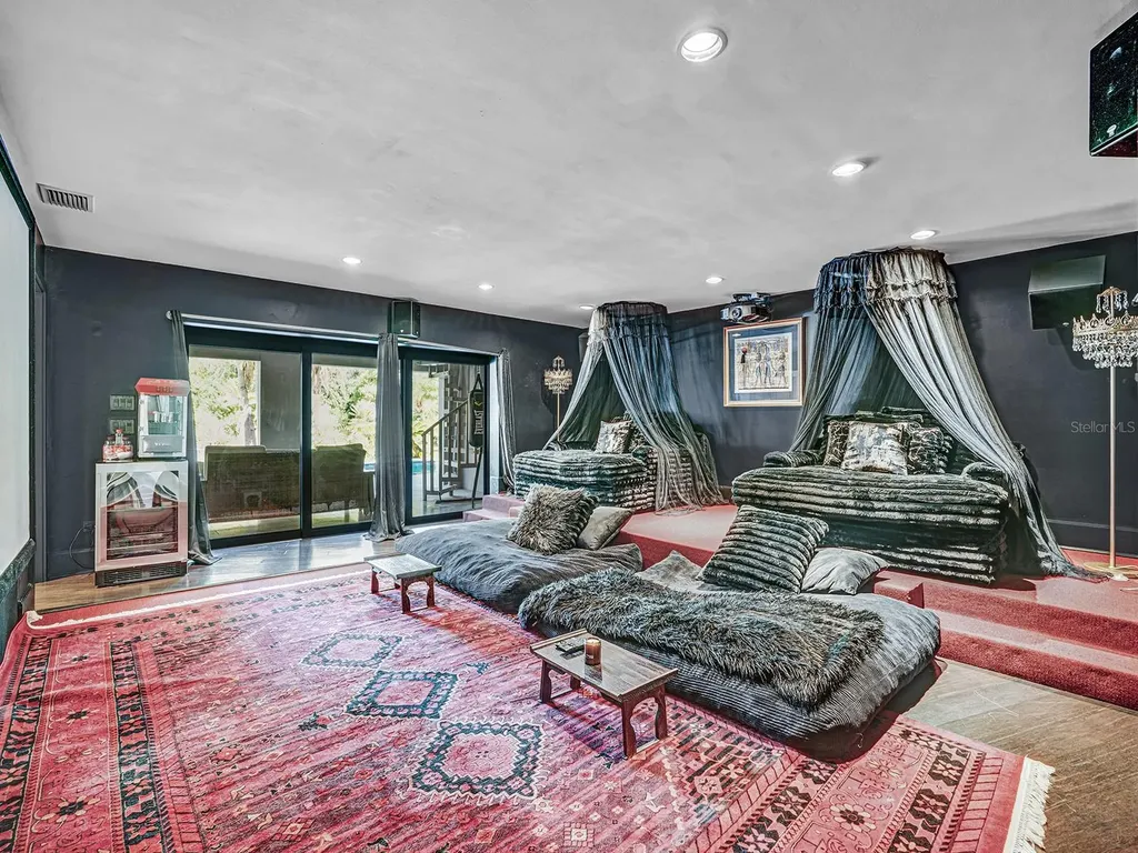 1609 Hampton Court Safety Harbor FL 34695