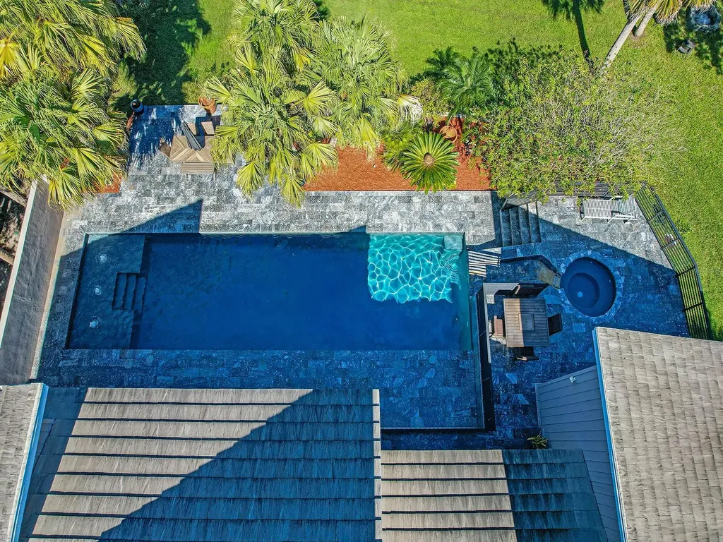 1609 Hampton Court Safety Harbor FL 34695