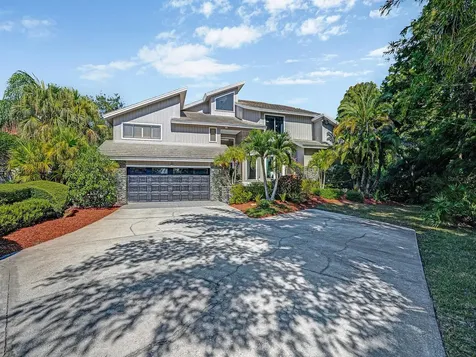 1609 Hampton Court Safety Harbor FL 34695