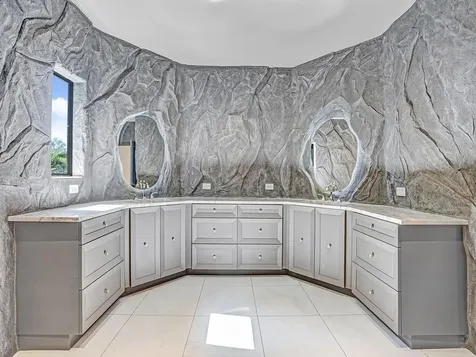 1609 Hampton Court Safety Harbor FL 34695