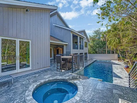 1609 Hampton Court Safety Harbor FL 34695