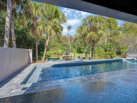 1609 Hampton Court Safety Harbor FL 34695