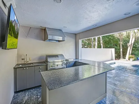 1609 Hampton Court Safety Harbor FL 34695