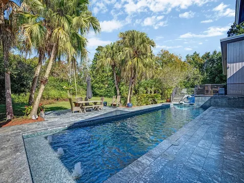1609 Hampton Court Safety Harbor FL 34695