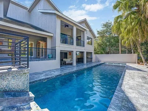 1609 Hampton Court Safety Harbor FL 34695