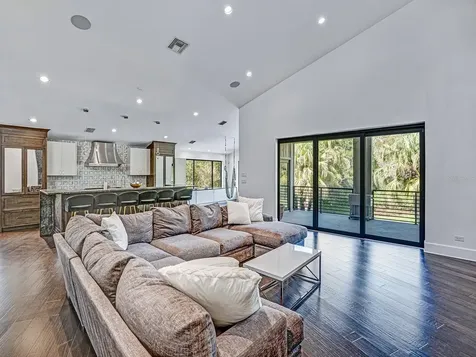 1609 Hampton Court Safety Harbor FL 34695